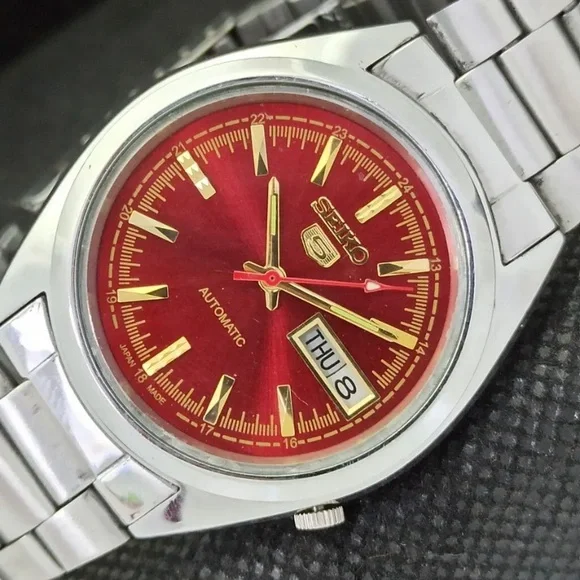 Vintage Automatic 1970s Seiko Mens Watch Red and Gold Face! - Picture 2 of 9